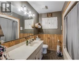 814 10th Street, Castlegar, BC V1N2H8 Photo 25