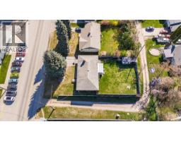 814 10th Street, Castlegar, BC V1N2H8 Photo 37
