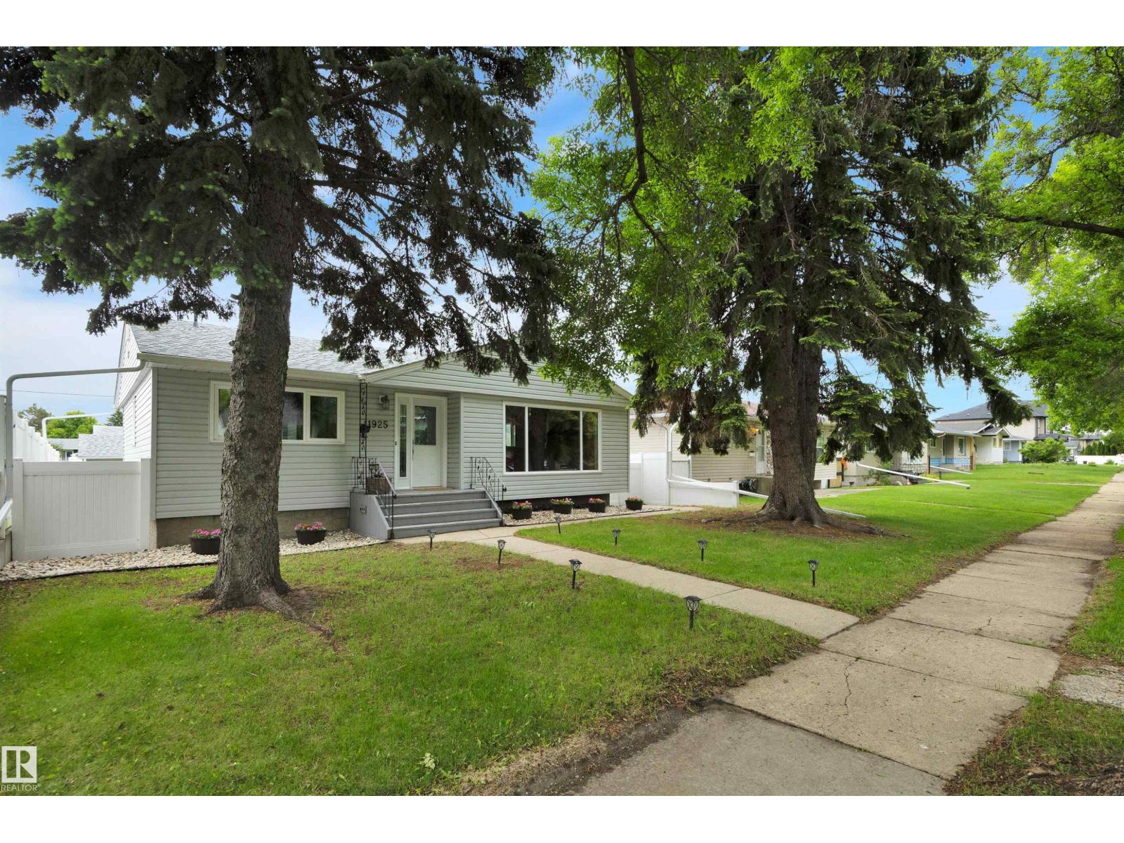 11925 37 ST NW - photo 3