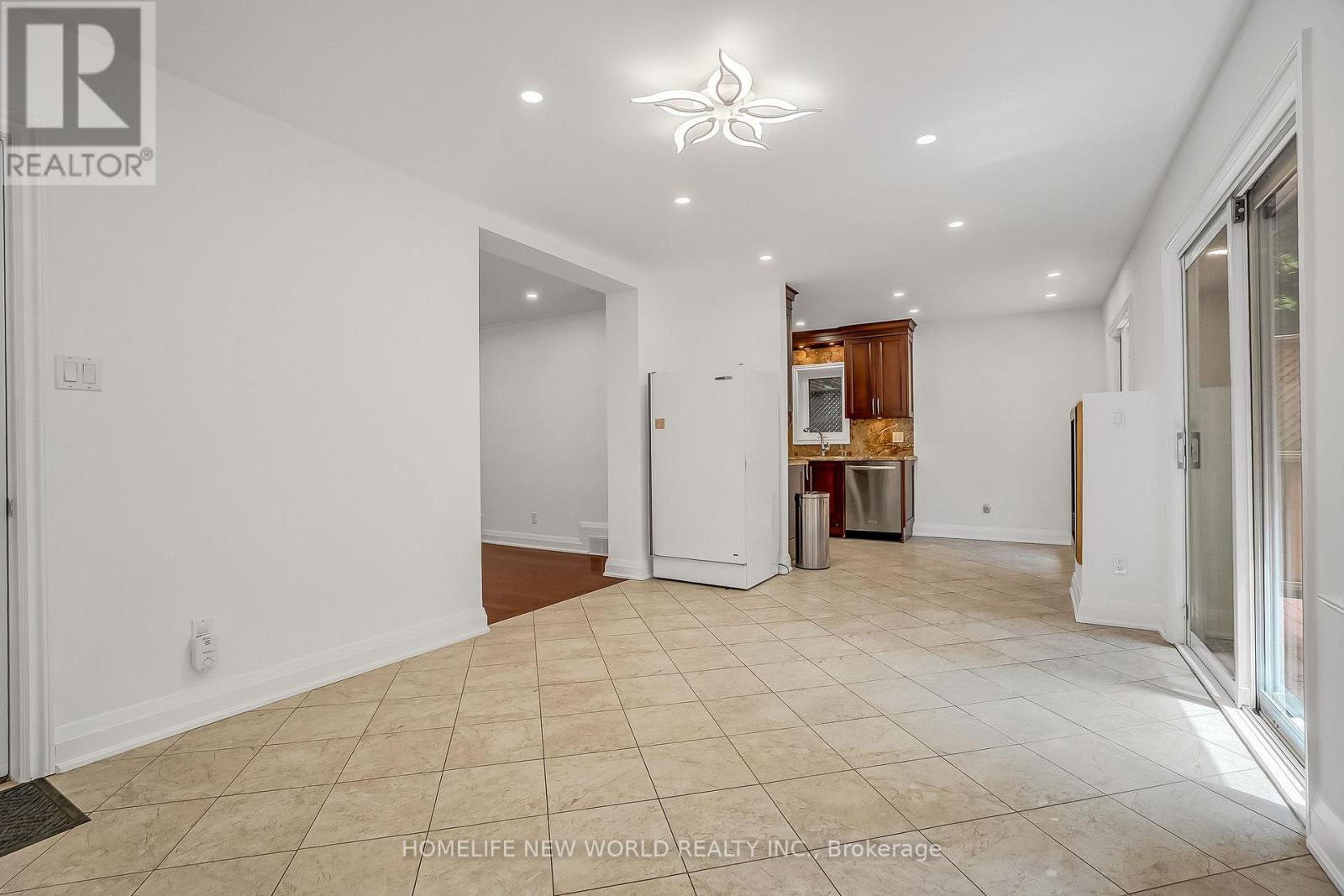 351 LAWRENCE AVENUE W - 12