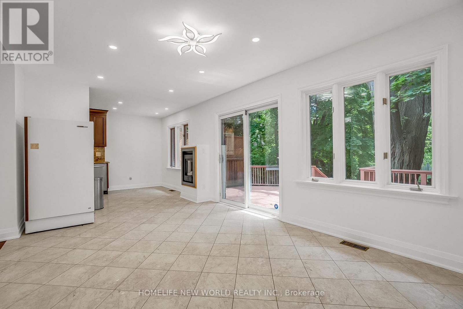 351 LAWRENCE AVENUE W - 13