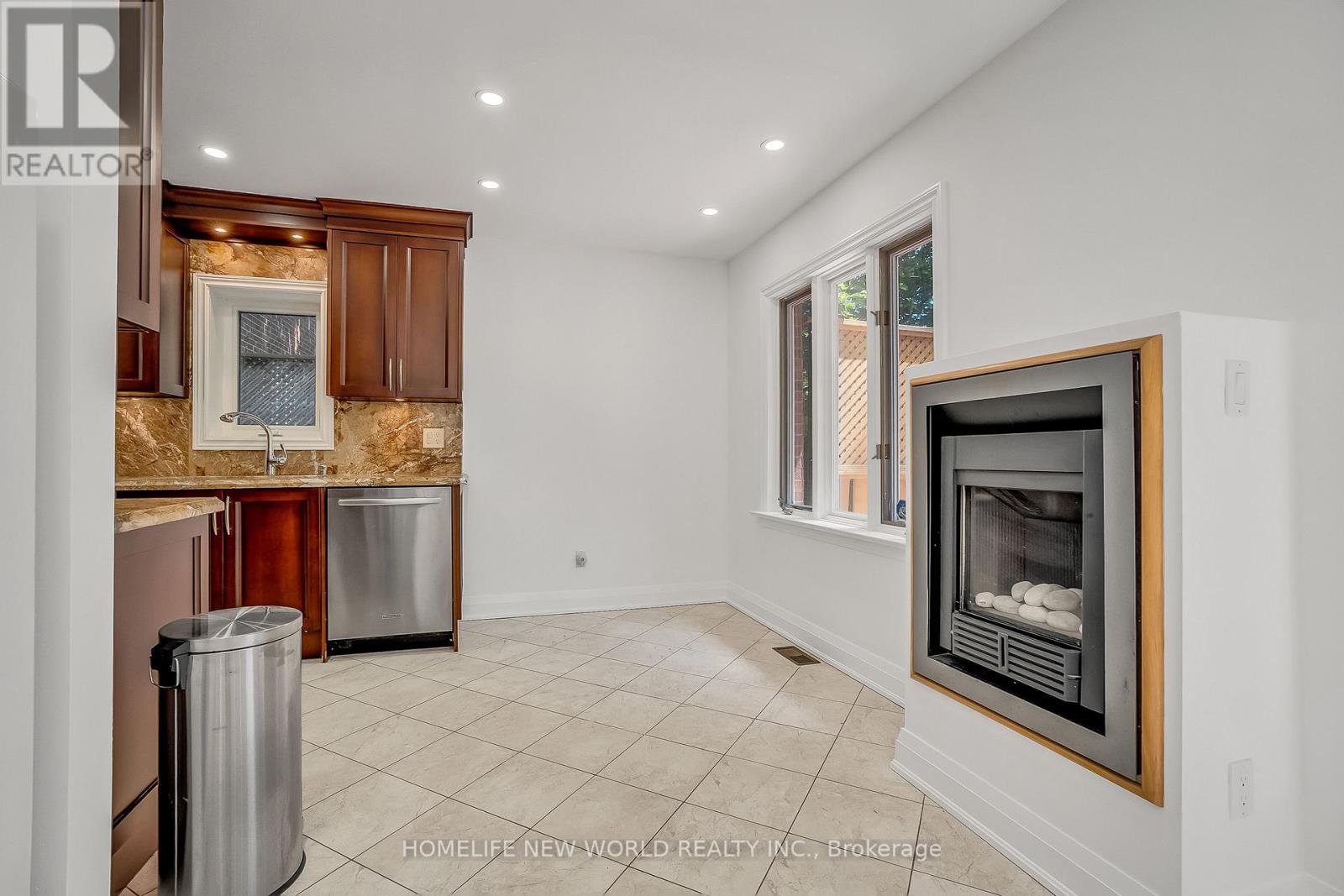 351 LAWRENCE AVENUE W - 14