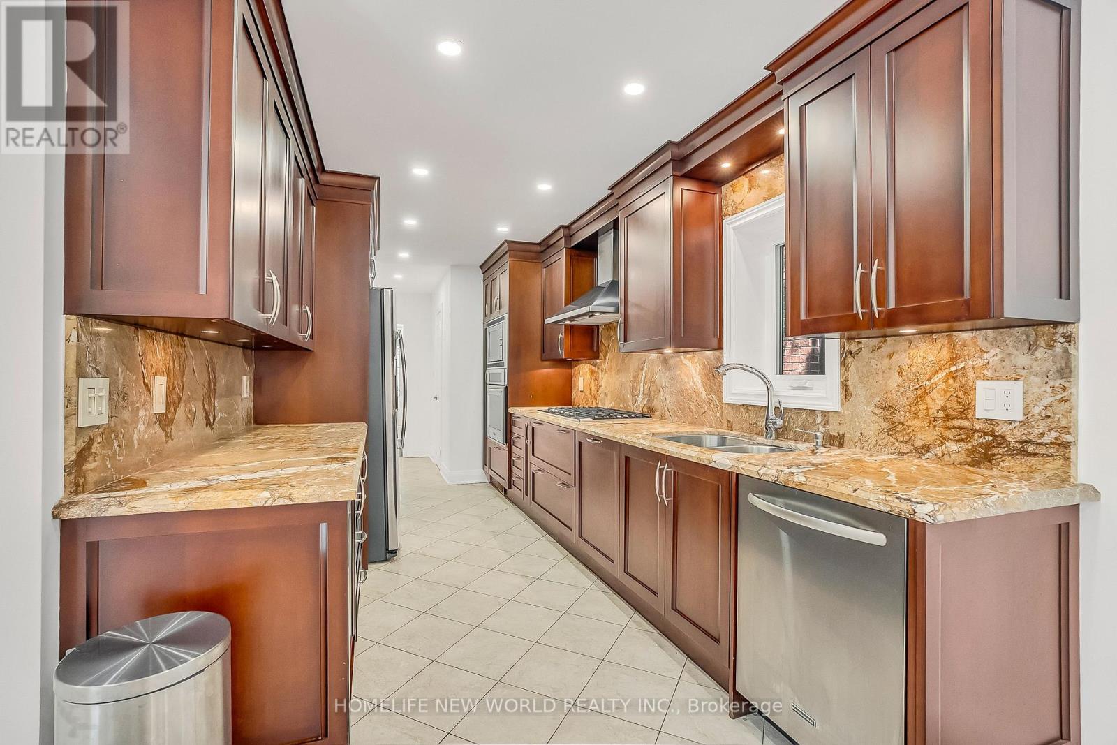 351 LAWRENCE AVENUE W - 16