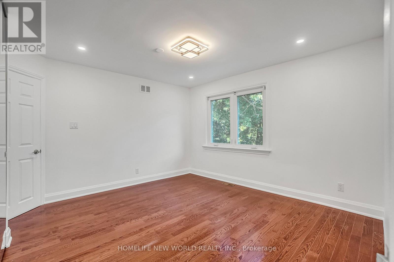 351 LAWRENCE AVENUE W - 22