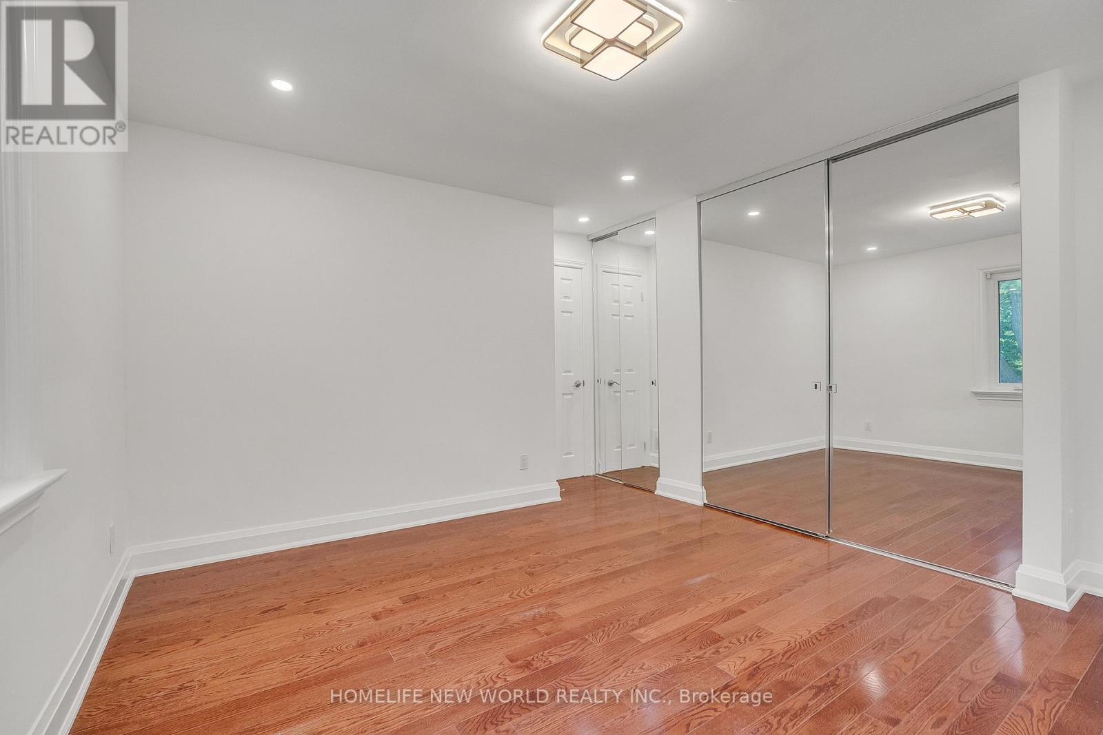 351 LAWRENCE AVENUE W - 23