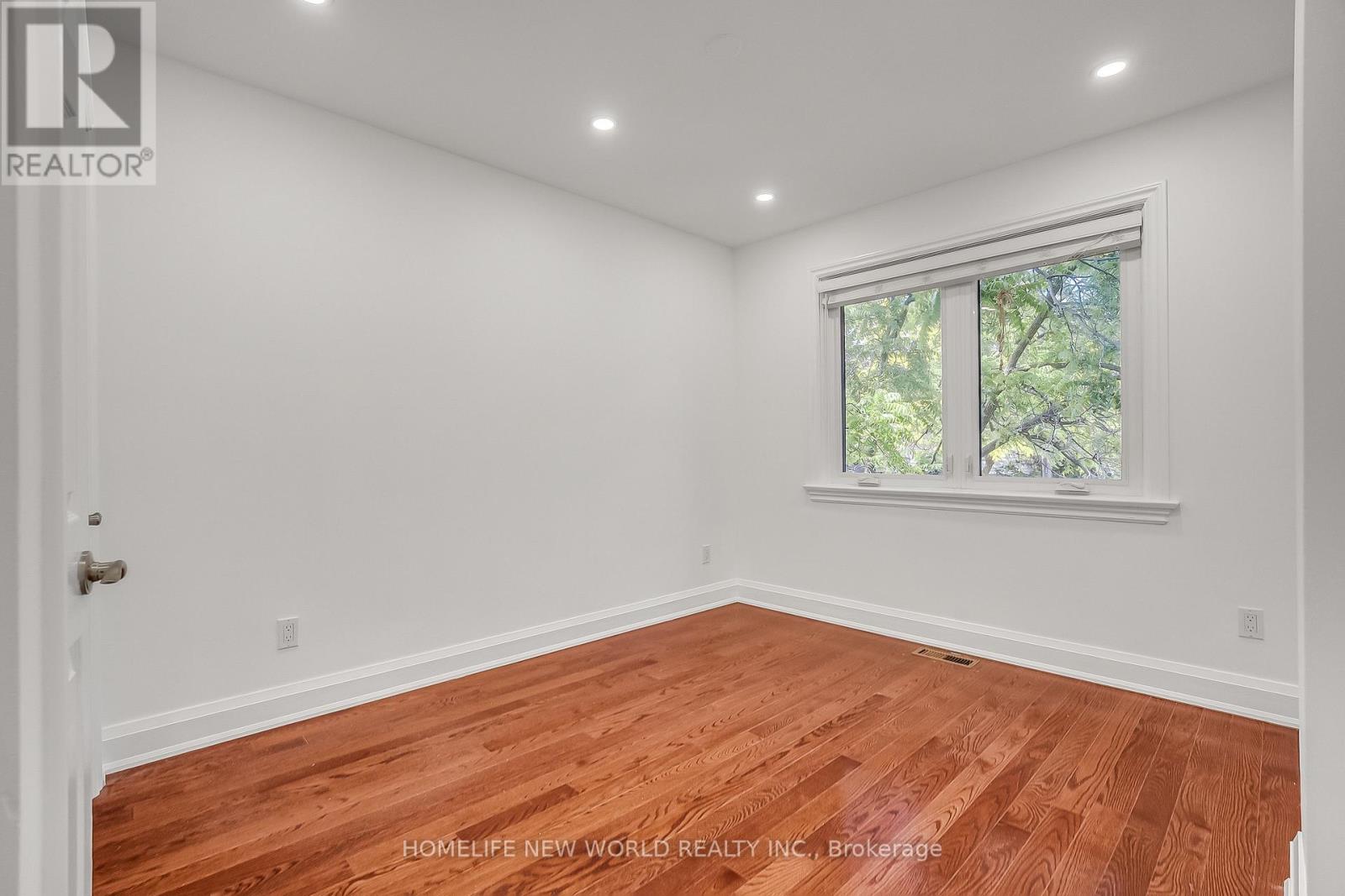351 LAWRENCE AVENUE W - 27