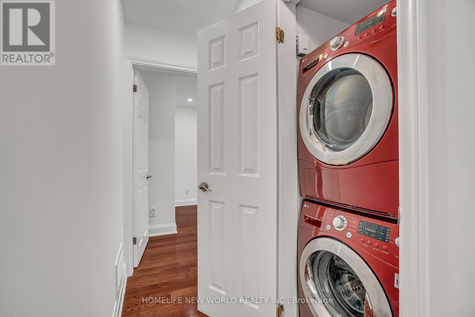 351 LAWRENCE AVENUE W - 32