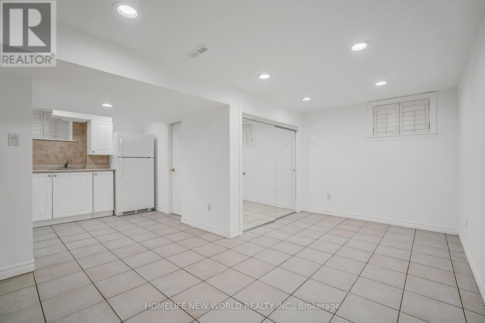 351 LAWRENCE AVENUE W - 34