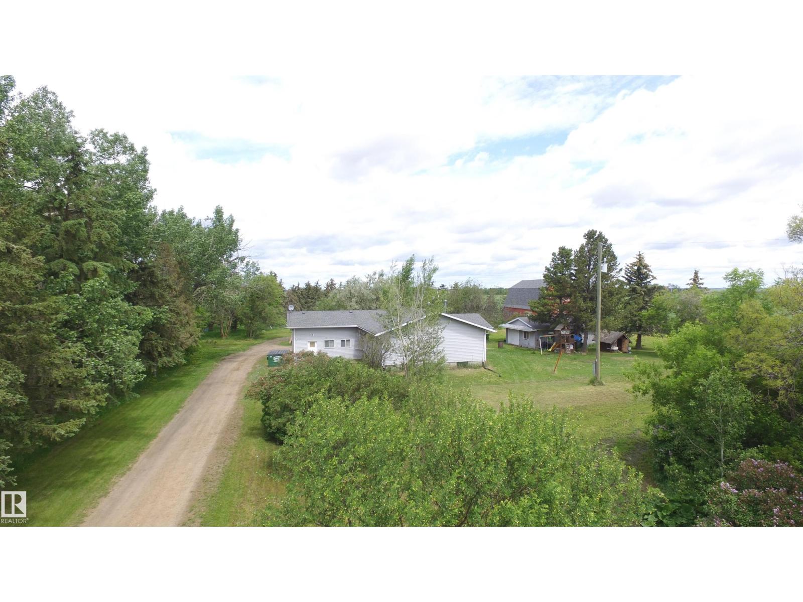 242028 TWP ROAD 452 — photo 8
