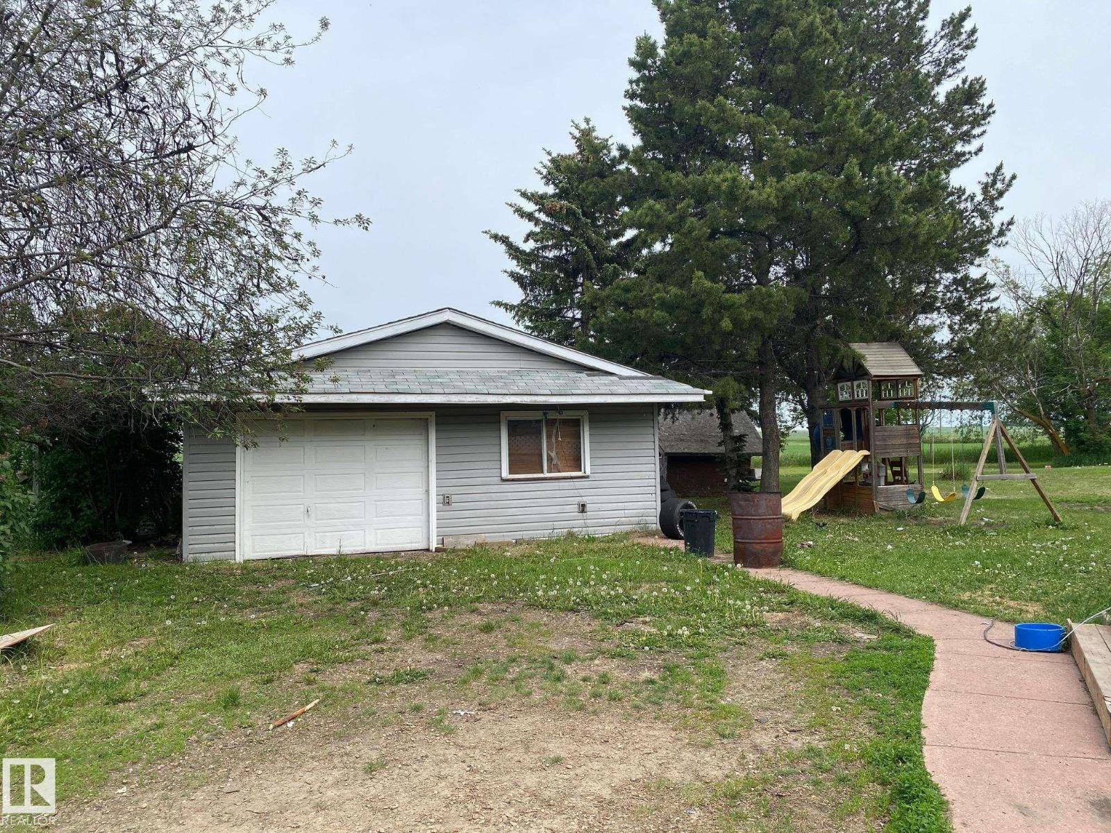 242028 TWP ROAD 452 - 5