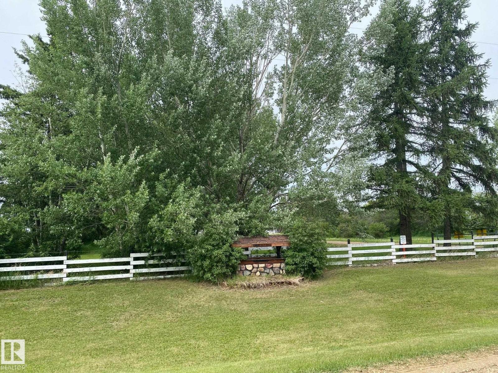 242028 TWP ROAD 452 - 2