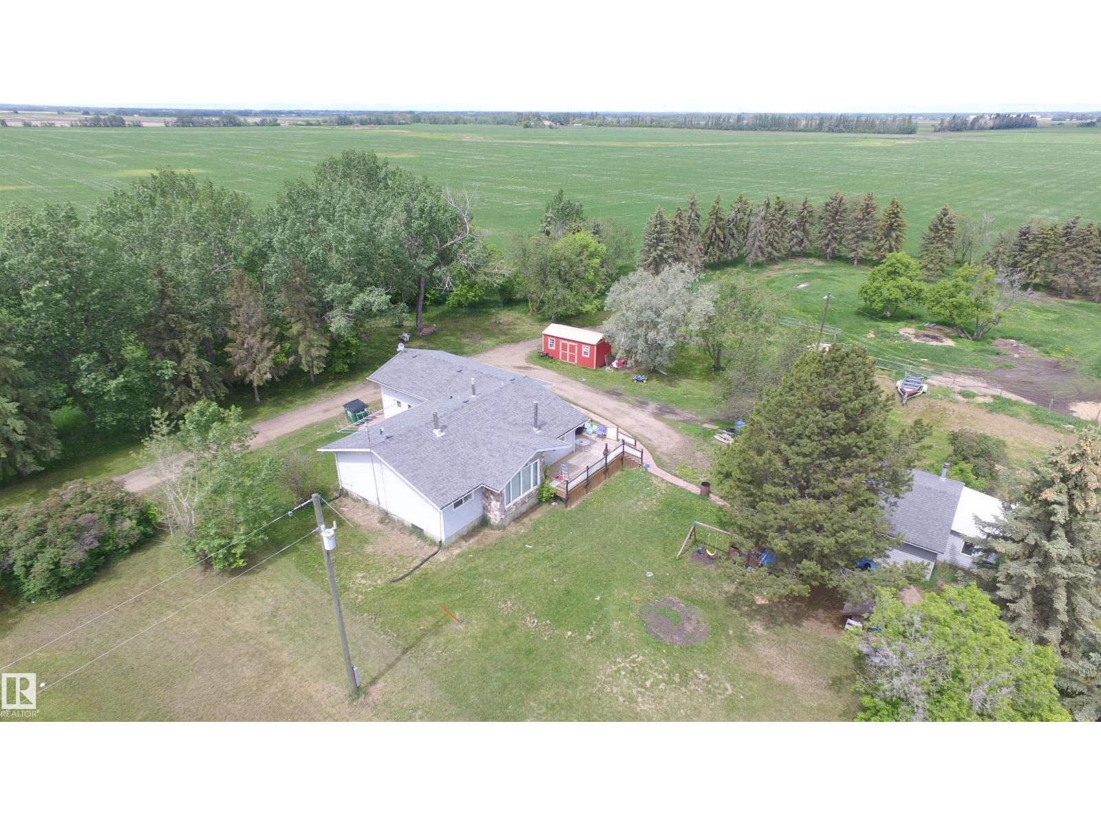 242028 TWP ROAD 452 - 1