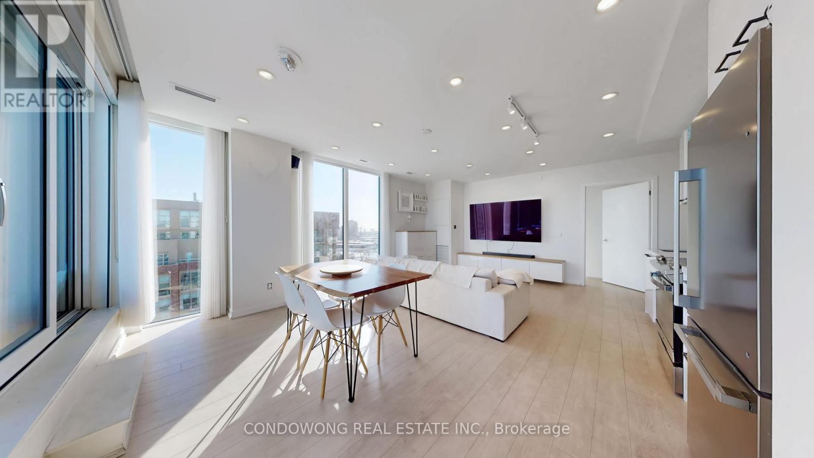 Very Spacious Dining Room