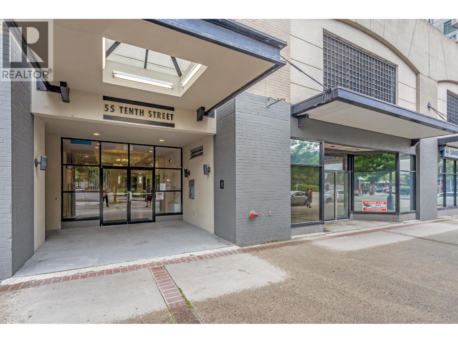 405 55 TENTH STREET, New Westminster