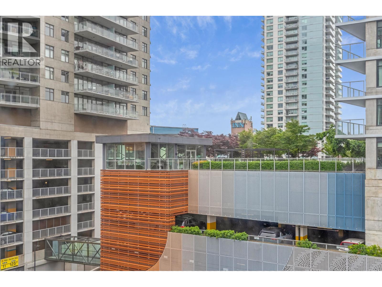 405 55 TENTH STREET, New Westminster