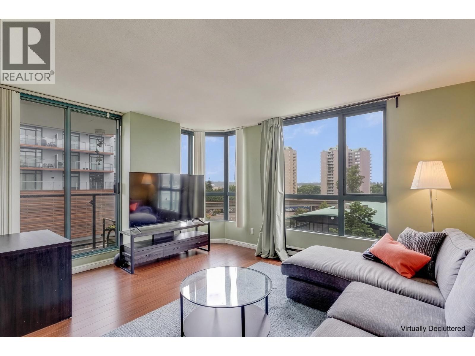 405 55 TENTH STREET, New Westminster