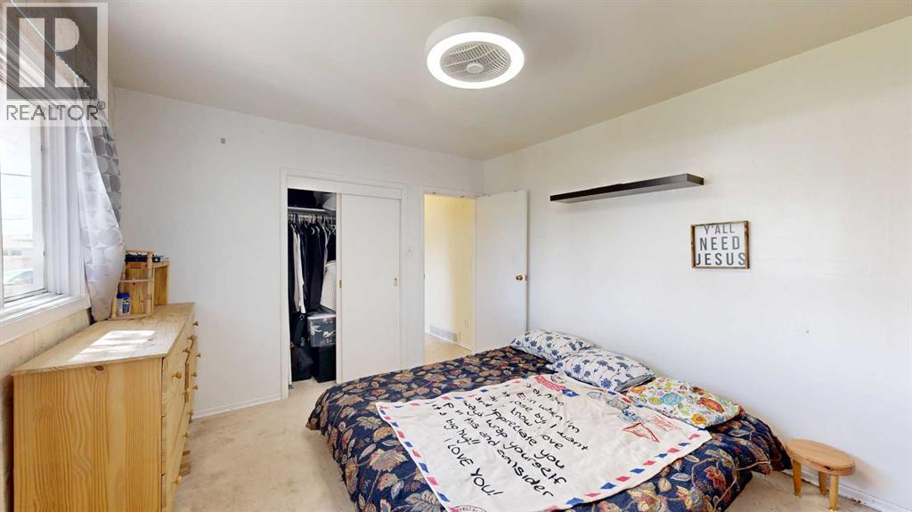 5009 44 Street — photo 14