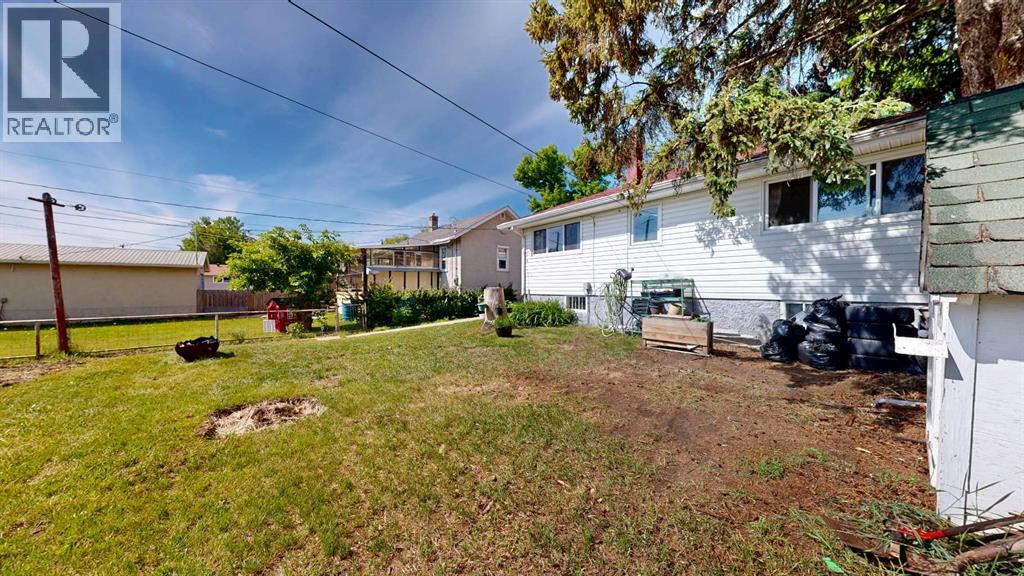 5009 44 Street — photo 43