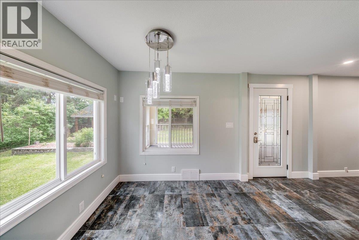 25 Davis Avenue - 29