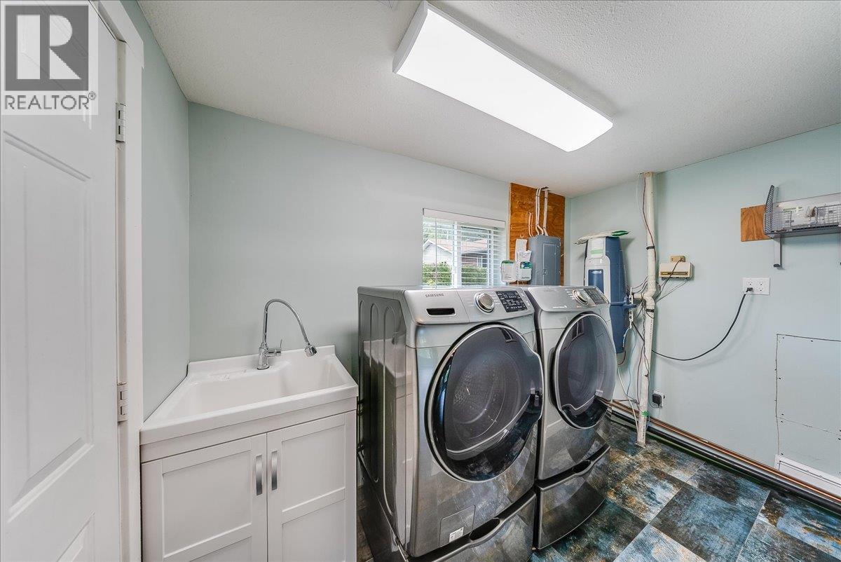 25 Davis Avenue - 31