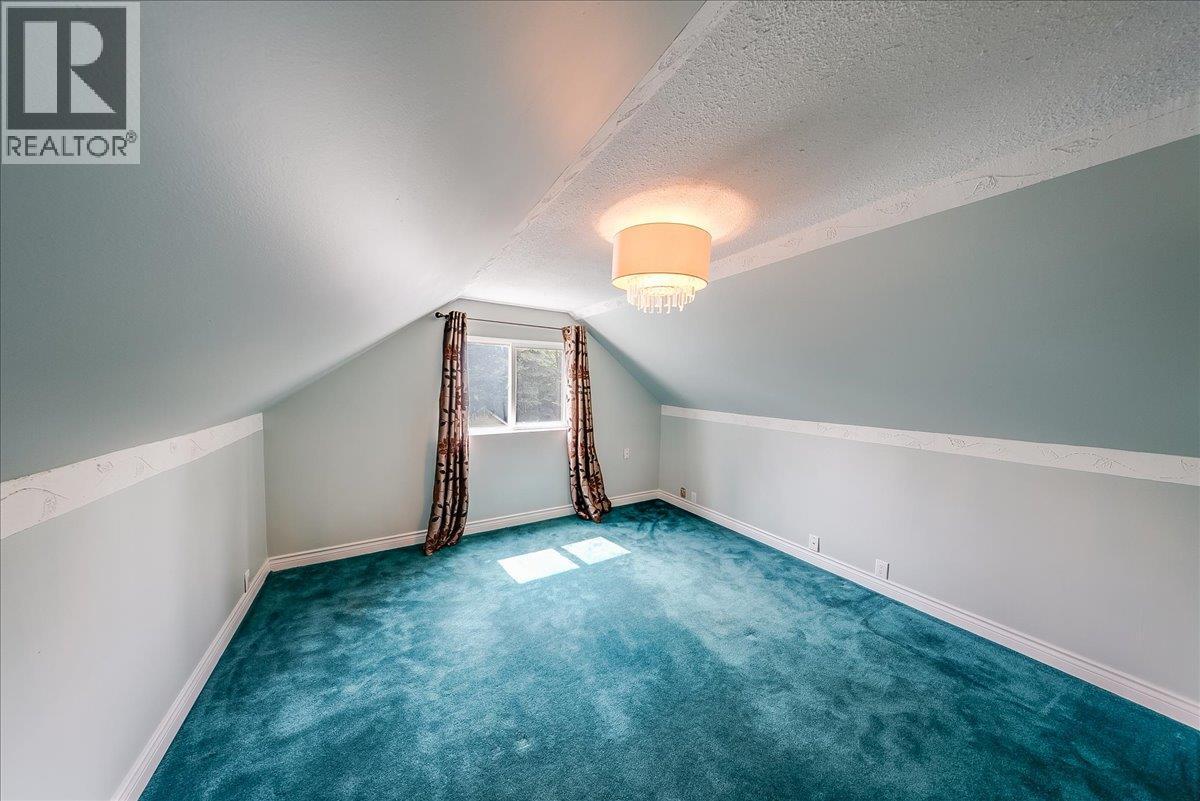 25 Davis Avenue - 39