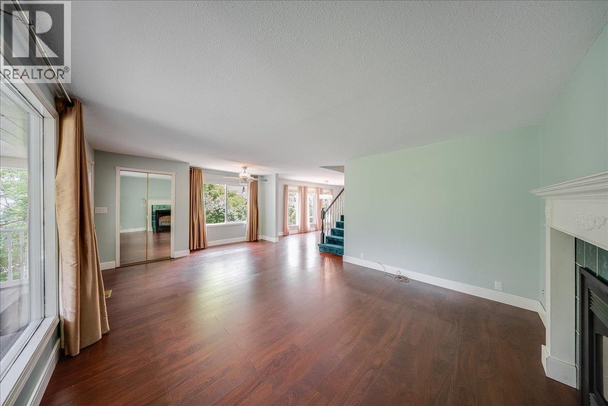25 Davis Avenue - 23
