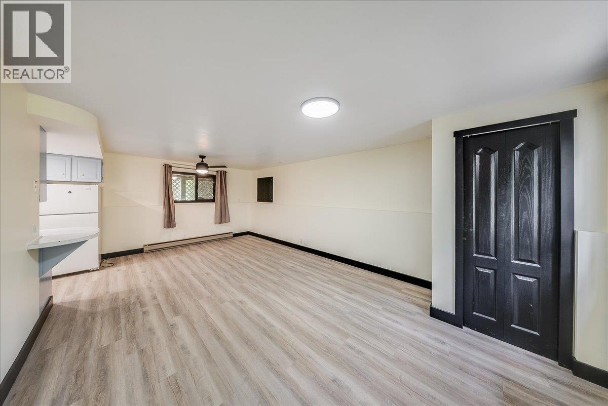 25 Davis Avenue - 46