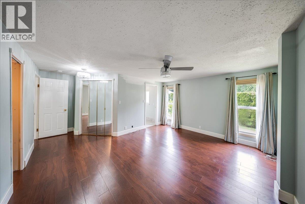 25 Davis Avenue - 34