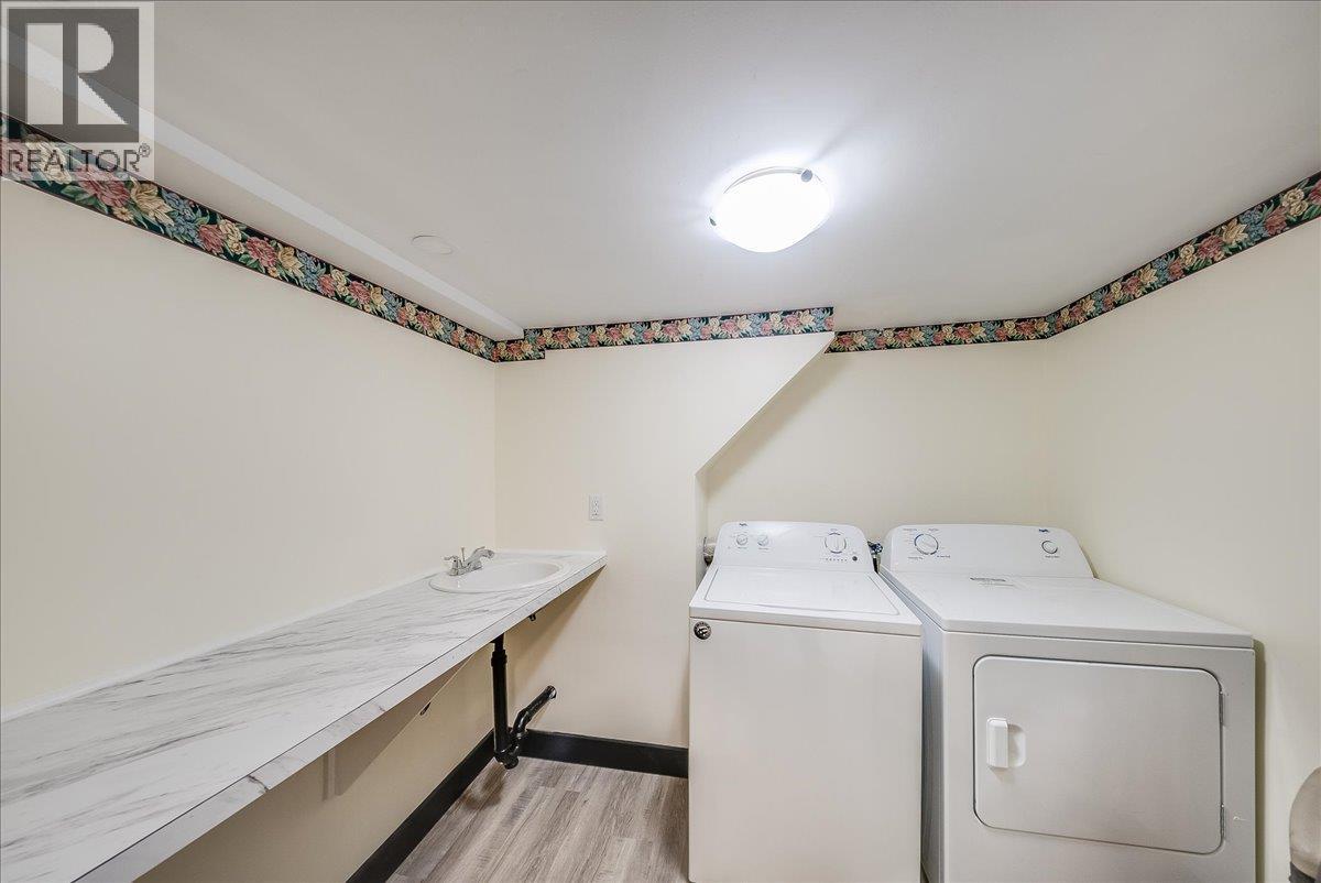 25 Davis Avenue - 57