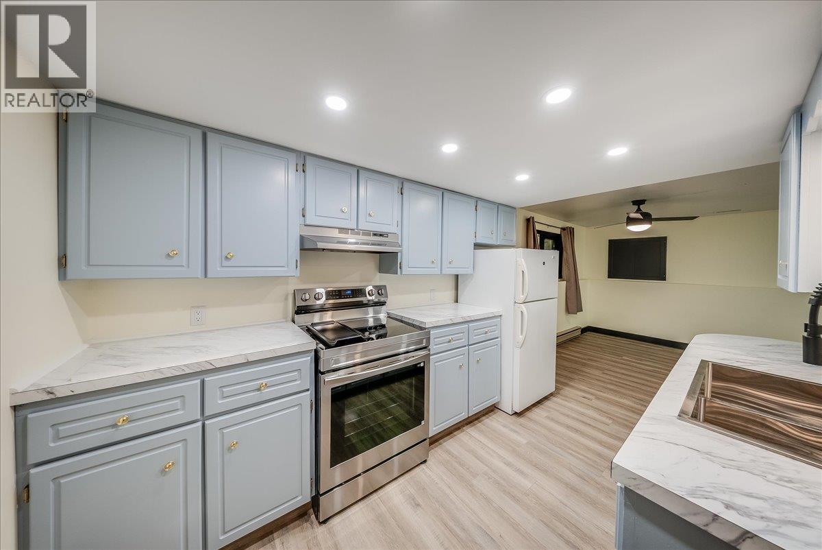 25 Davis Avenue - 49