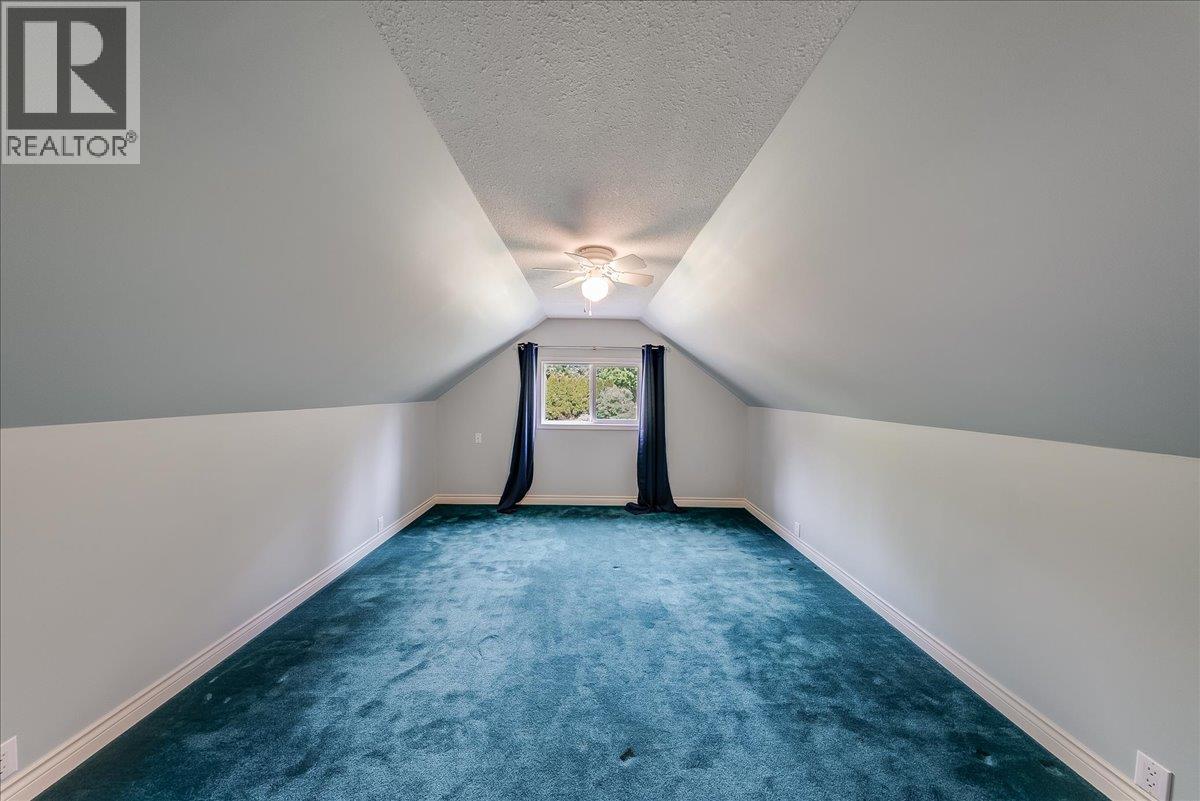 25 Davis Avenue - 42