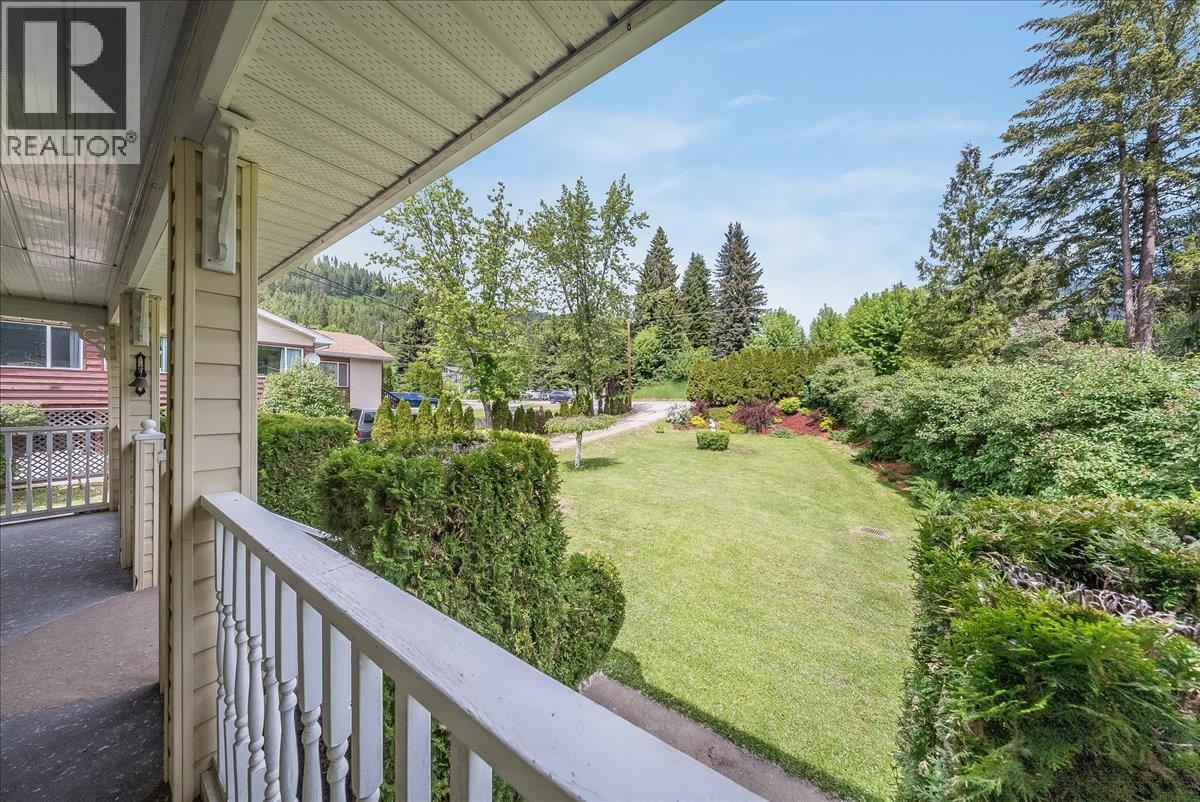 25 Davis Avenue - 12