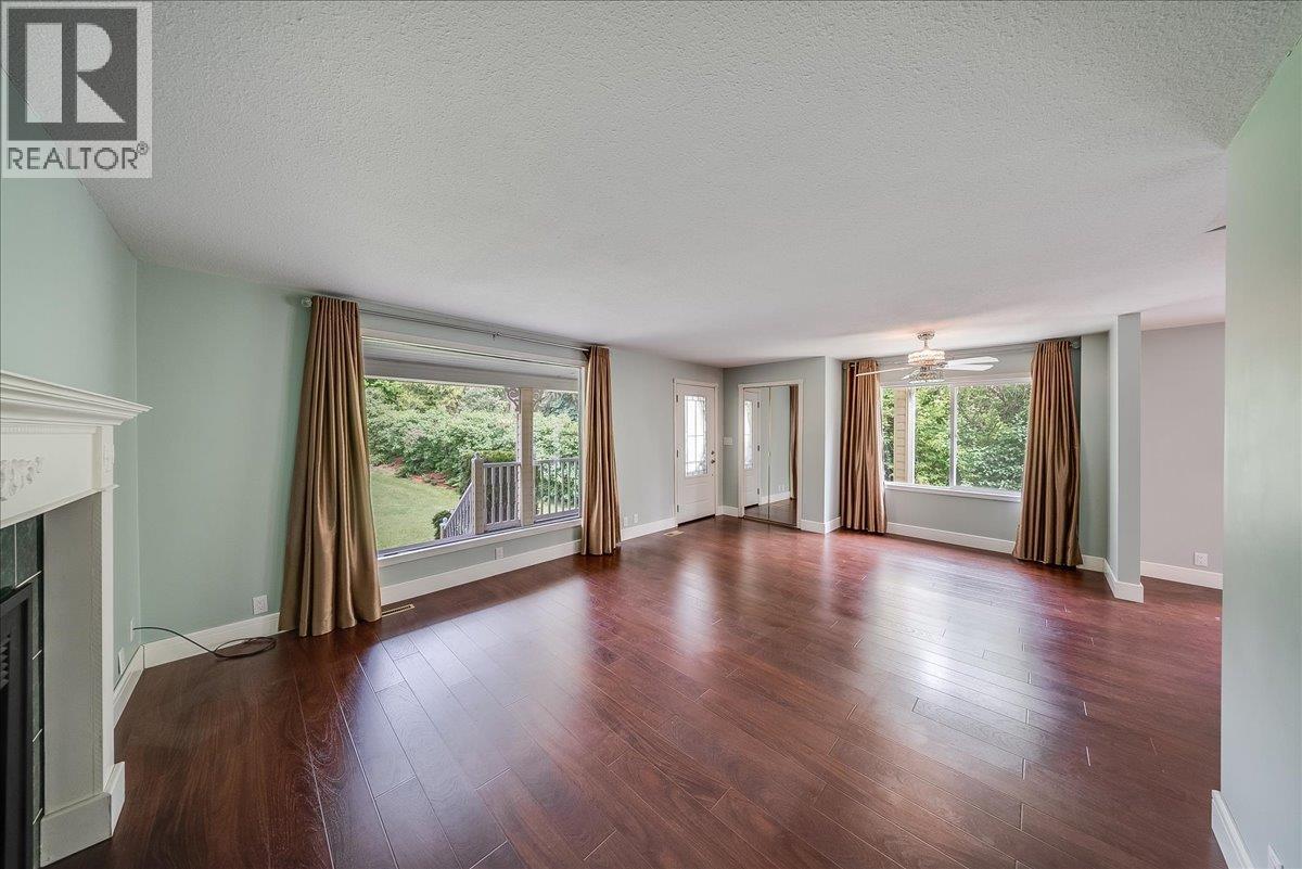 25 Davis Avenue - 22