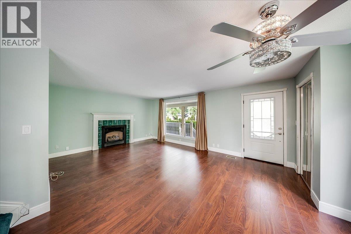 25 Davis Avenue - 20