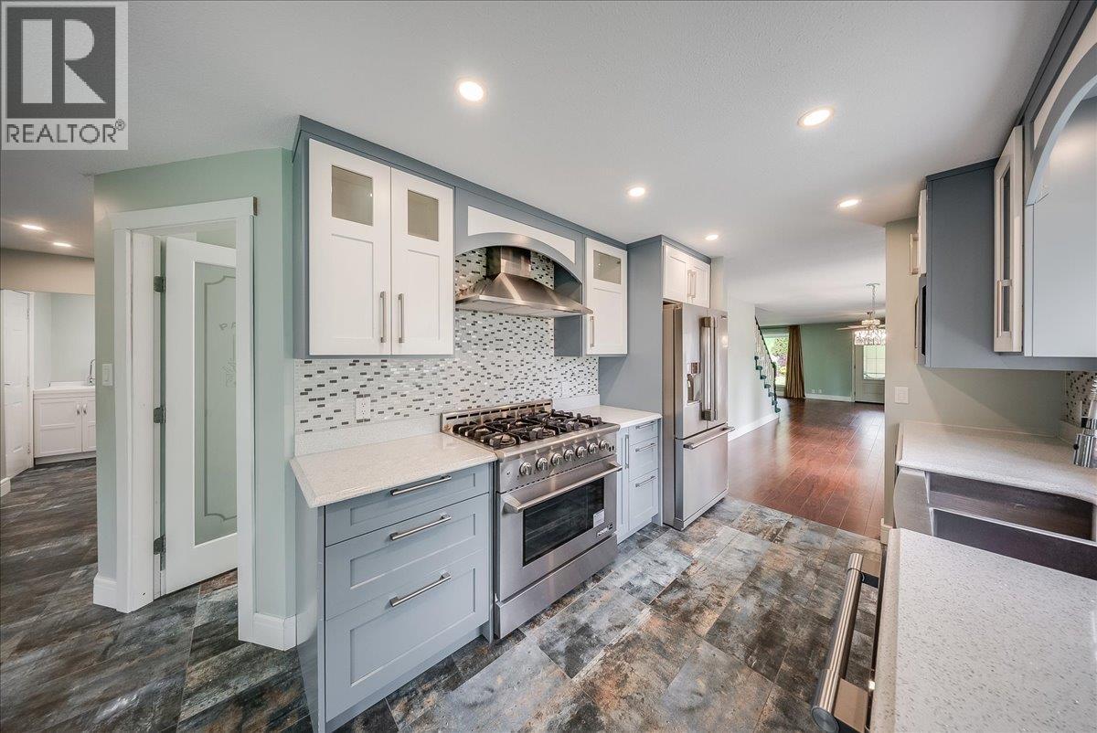 25 Davis Avenue - 25