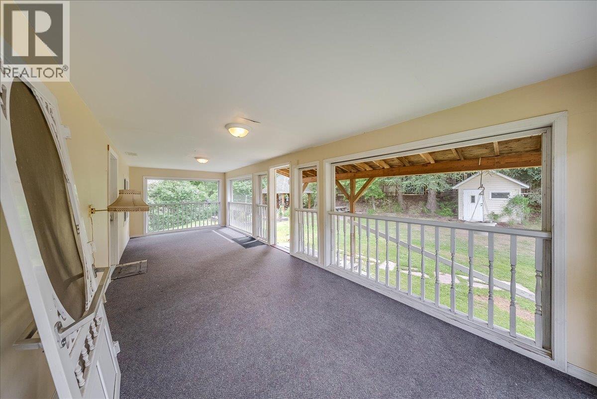 25 Davis Avenue - 59