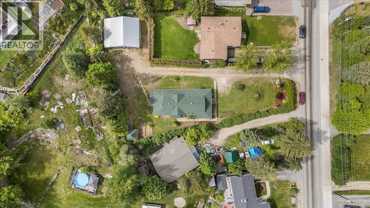 25 Davis Avenue - 77