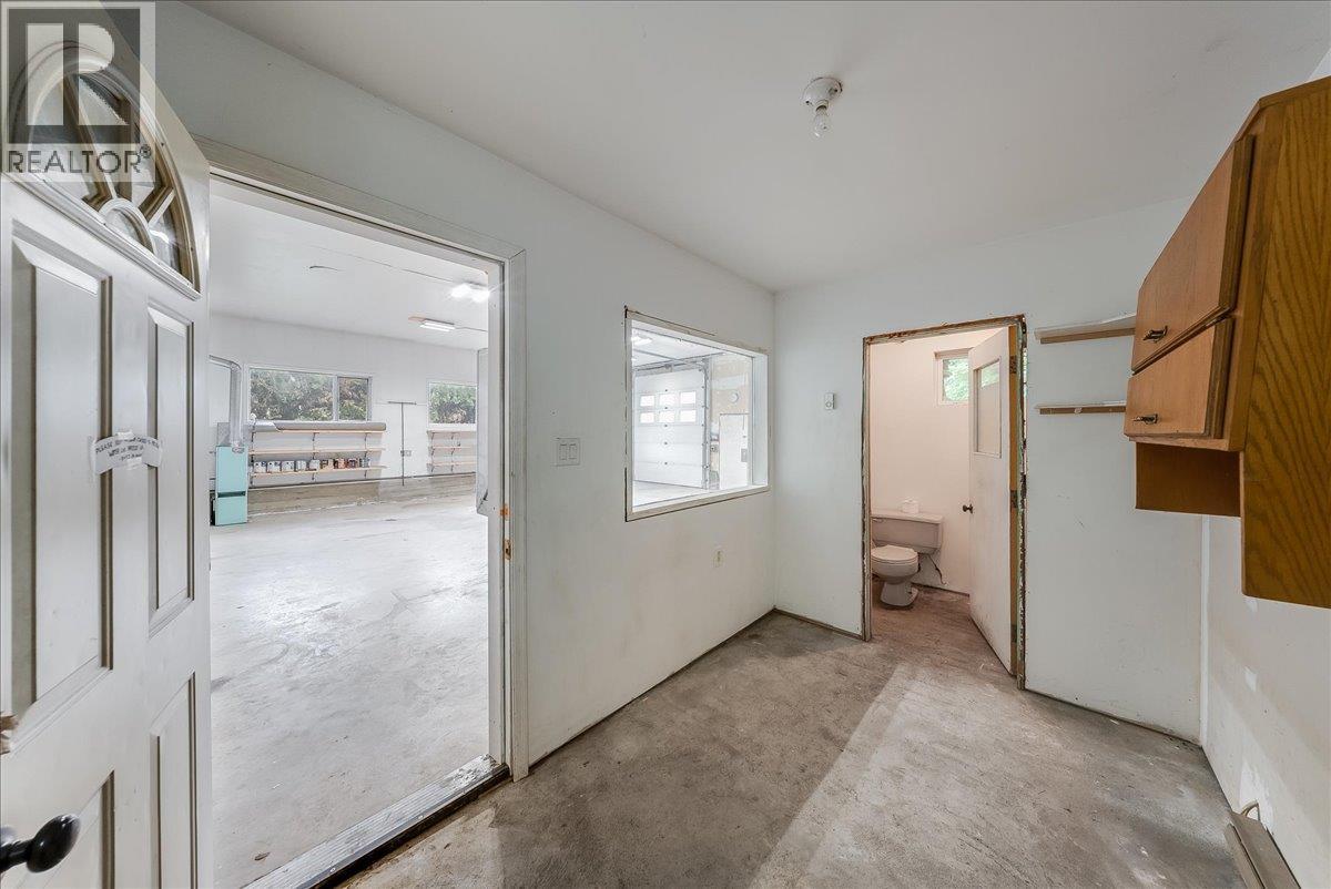 25 Davis Avenue - 68