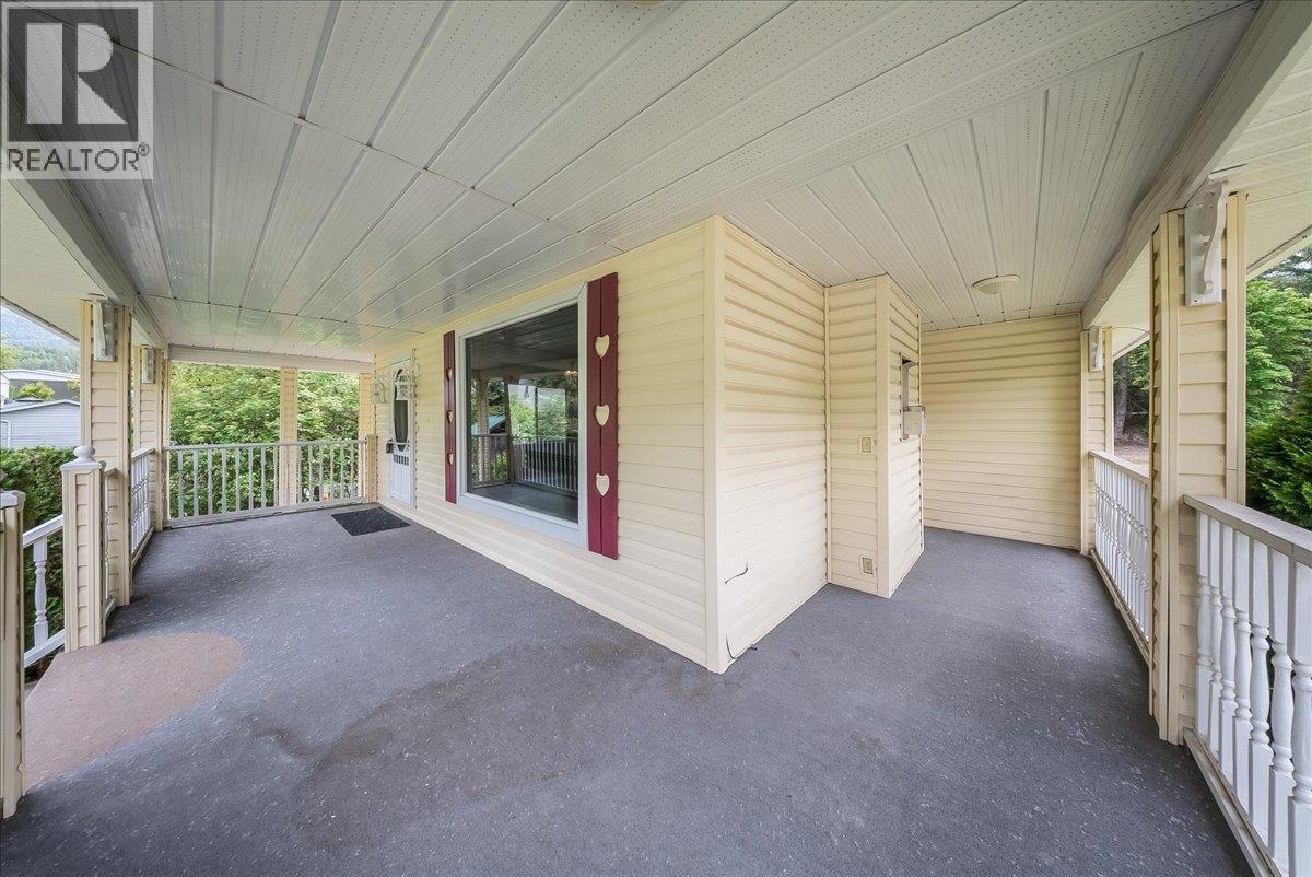 25 Davis Avenue - 14