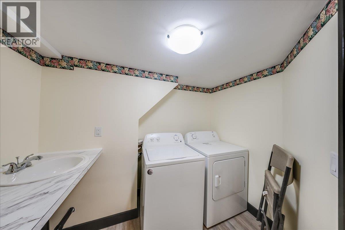 25 Davis Avenue - 58