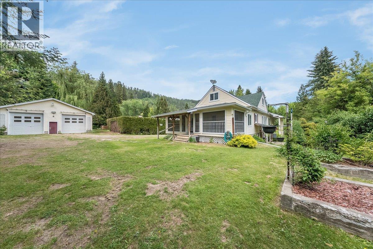 25 Davis Avenue - 1