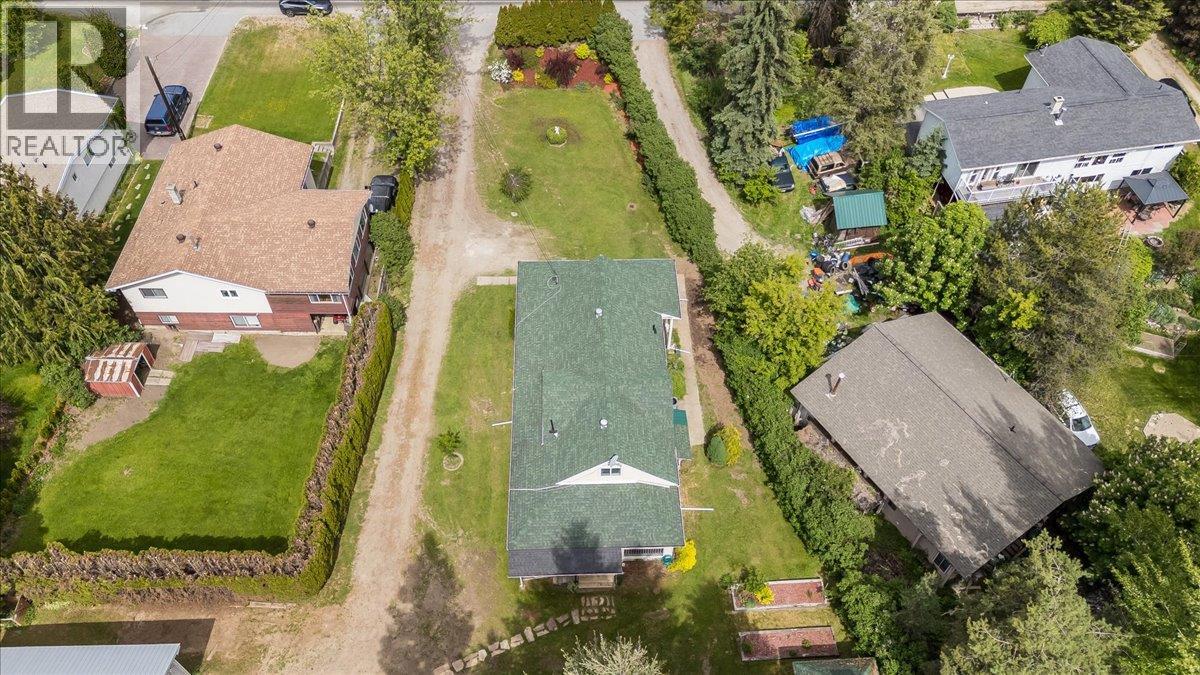 25 Davis Avenue - 73