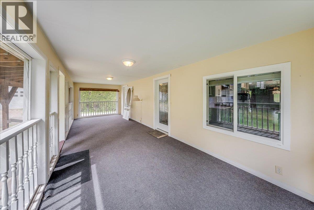 25 Davis Avenue - 60