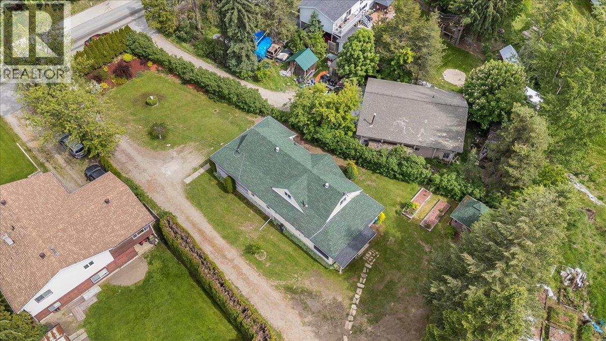 25 Davis Avenue - 72