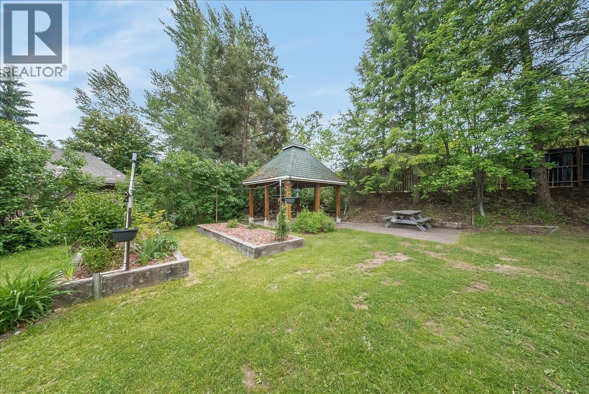25 Davis Avenue - 69