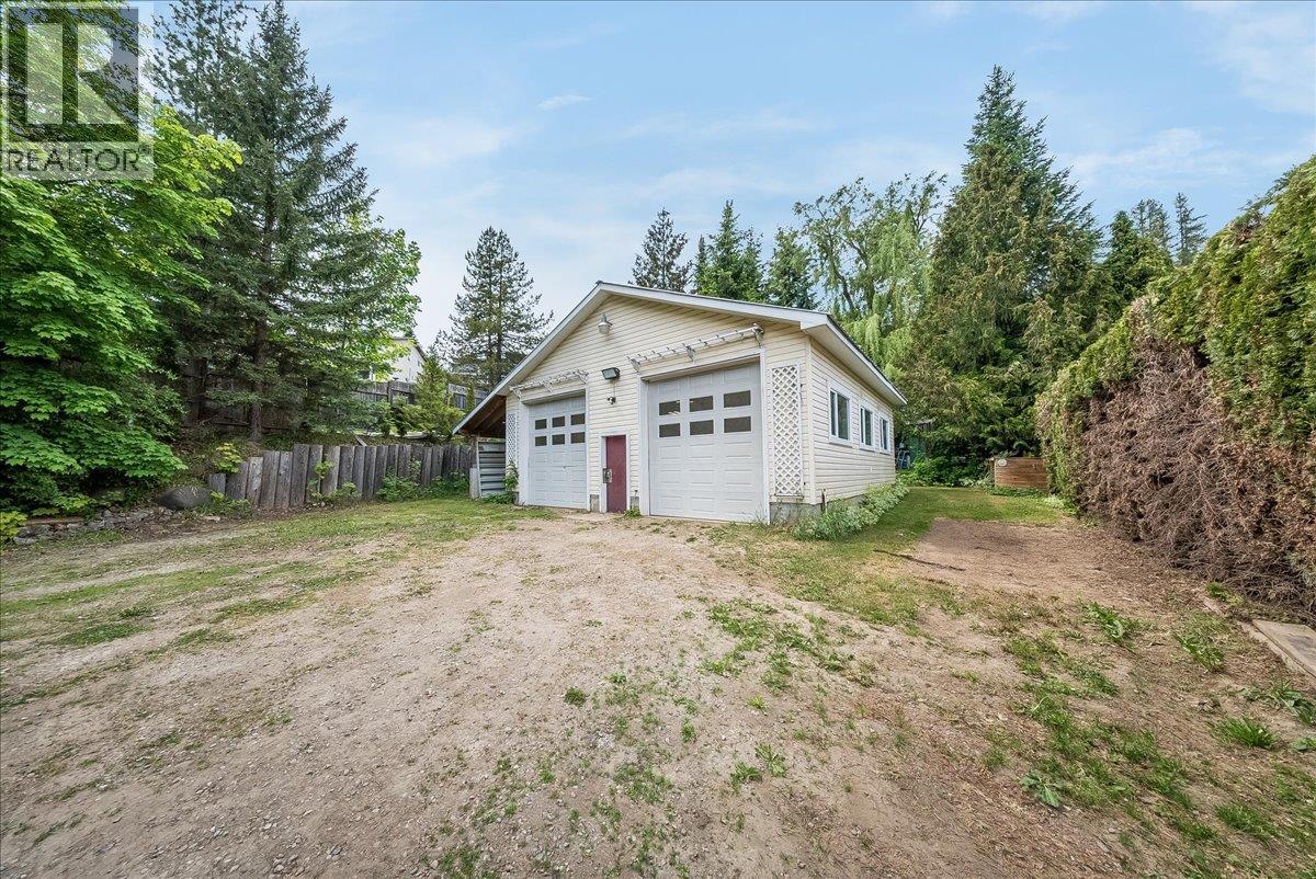 25 Davis Avenue - 63