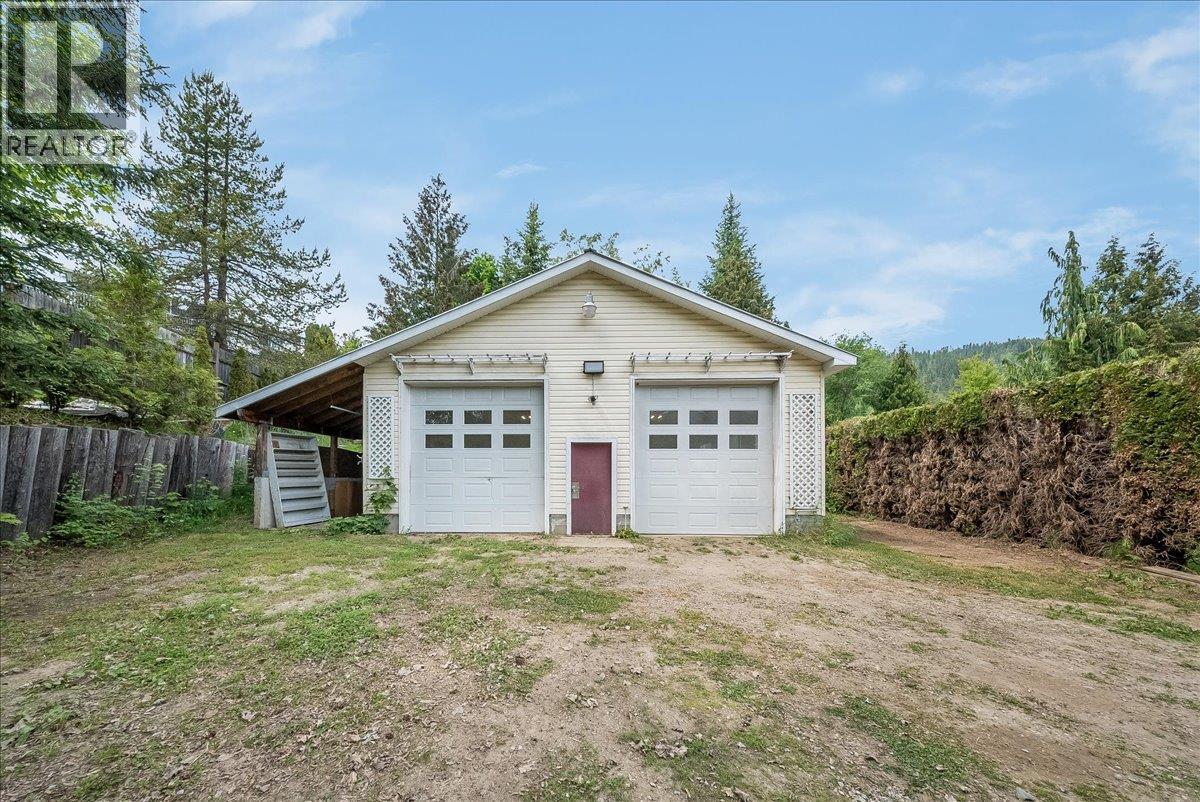 25 Davis Avenue - 64