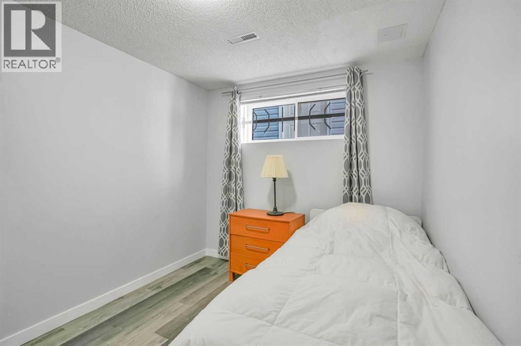 76 Aberfoyle Close NE - 29