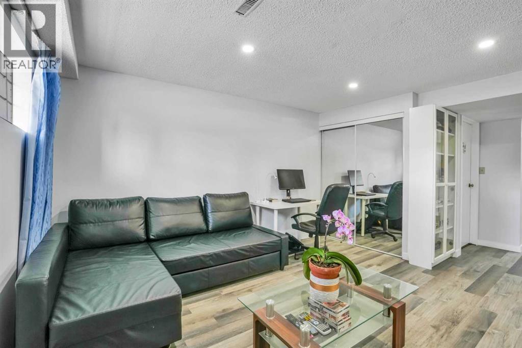 76 Aberfoyle Close NE - 25