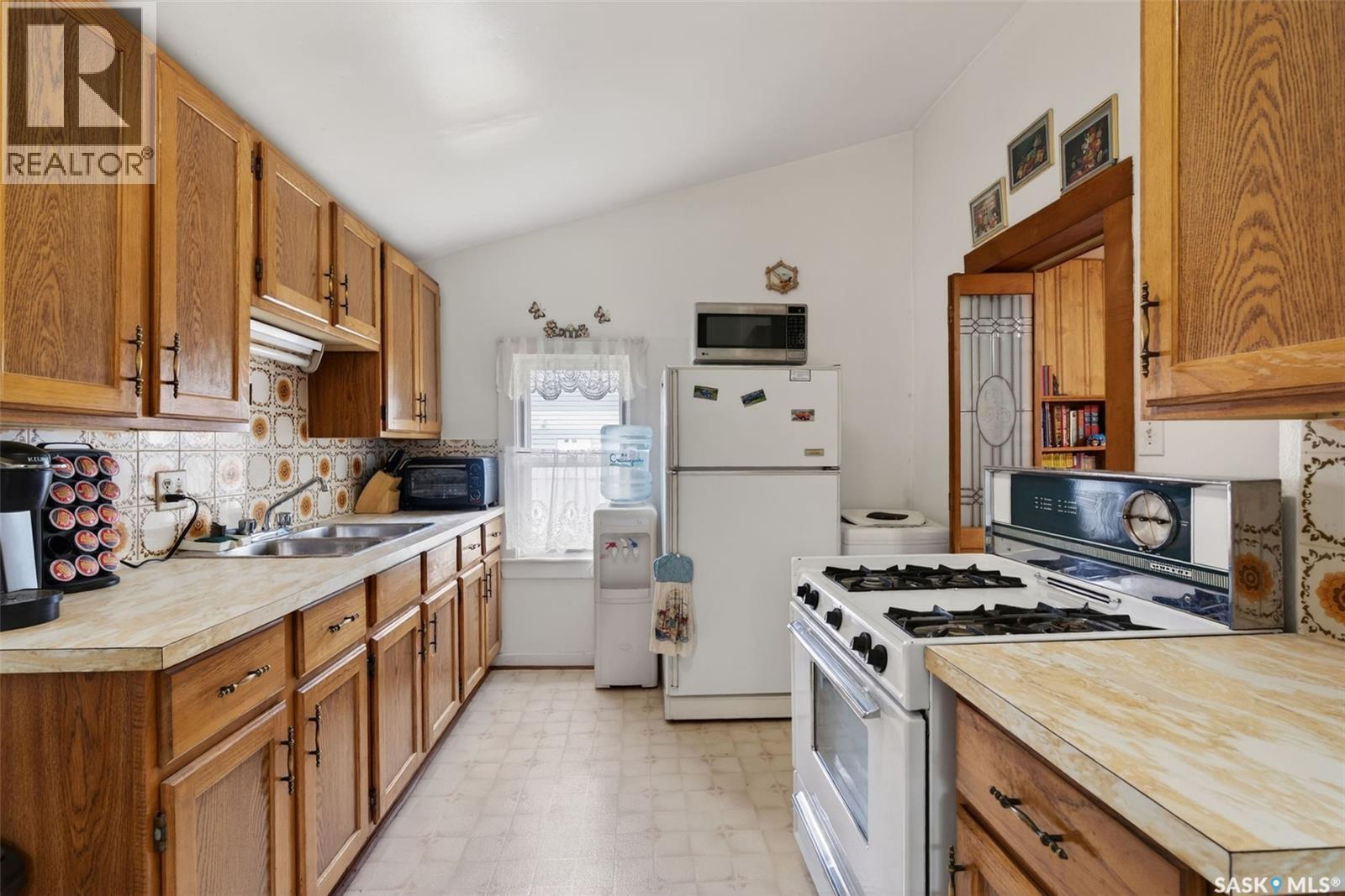 209 12th STREET E - 16